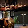 Lampy stołowe Minimalizm Lampa bezprzewodowa z kontrolą dotykową Nowoczesna lampa designu Nordic Desk Stepless Dimming Lampa Aluminiowa Ochrona wzroku LED