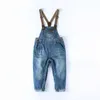 Overalls childrens denim byxor baby pojkar och flickor denim jeans mjuk småbarn kläder baby denim jeans 9m-3t d240515
