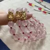 Strand groothandel roze aardbei Natuurlijke kristallen armbanden ronde kralen met pi xiu bedelarmband gelukkig voor vrouwen mode -sieraden