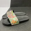 Designer Slippers Italy Sandals Paris New Rubber Slides Floral Brocade Flat Bottoms Flip Flops Mens Womens Fashion Striped Beach Sandal