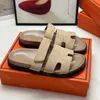 Chypre Sandals Designer Slippers Beach Classic Flat Sandals Luxury 2024 Été Lady en cuir tongs Top Quality Men Women Empire Slides Taille 35-44