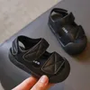 Sandals nouvelles chaussures pour femmes en premier pas de marche pour enfants sandales sandales mode garçons chaussures sportives filles sandales chaussures de sport d240515