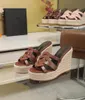 サマーウォークスリッパブランドBovary Cassandra Wedge Sandals Shoes Designer Women Slipper Square Toe Mule Walking Lady Sandalias Design Bridal Wedding Dress Shoe Box