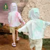 Roupas Conjuntos de roupas Amila 2024 Verão Novos meninos meninos tie-dye Sunblock Top Moda Trend Trendência respirável Casaco para a pele 0-6yl2405