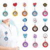 Altri decorazioni per la casa BT21 17 Orologi tascabili clip Spettaio al quarzo Muovo in stetoscopio Accessori per badge infermiera per infermiera a spicco con s ot3x0