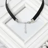 Chokers Simple Black Punk Necklace Womens Gothic Leather Necklace Popular Party Statement Necklace Jewelry D240514