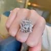 Bröllopsringar huitan mode oregelbundna formade kvinnors ring med glittrande CZ personliga flickfinger tillbehör som används för hiphop -party nya smycken Q240514