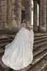 Robes de mariée à manches longues appliqués en dentelle et couche à cou de couches Sweep Train Robe de mariée personnalisée robe de Marie