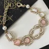 أسوار التصميم الفاخر العلامة التجارية C-Letter Bracelet Chain شهيرة النساء 18K الذهب مطلي Crysatl Rhinestone Pearl Listband Link Hompts Jewerlry