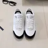 24SS Designer Shoes Casual Sneakers Classic Black White Luxury Vintage bekväma låga tränare Kvinnliga logotyp präglade kalvskinn läder snörning platt sneaker