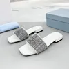 Designer tofflor broderad silke tryckt lammskinn sandaler läder häl höjd flip flops mules lyx loafers strandskor retro plattform