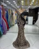 2024 Kolorowe sukienki na studniowe rozmiary na specjalne okazje Promowanie iluzja jedno ramię z koralikami koronek dhinestones Drugi suknie przyjęte AM943