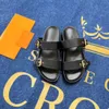 2024 Luxury Sandals Men Women Designer Slippers Paseo Slides Fashion Flat Denim Leather Blue Black White Brown Navy Man Platform Shoes Summer Beach Flip Flops Scuffs