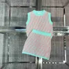 Top Girls Tracksuits Designer Kids Dress Set Size 100-160 Sticked Suit Sleeveless Vest Pullover och kort kjol Jan20