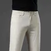 Pantalon masculin 2024 New Mens Khaki White Cotton Stretch Slim Smart Jeans Casual Straight Business Fashion Beige Brand Brand Denim Pantalon Y240514