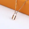 Designer L -serie smycken halsband för kvinnor män silver pendent halsband damer kedjor lyx juveleris presenttillbehör grossist