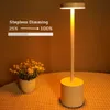 Lâmpadas de mesa simples LED LED recarregável Lâmpada de mesa de metal três cores Bedido Creative Ambient Light BAR