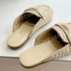 Virkade loafers platt glider mule halva tofflor designer sandaler sommarstrand ihålig slip på toffel baotou sandale enkla skjutreglage sandal topp spegel kvalitetskor