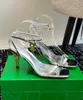 2024 Luxury Womens Veneta Knot Sandaler Shoes Sculptural Metal Stiletto Heels Designer Sandal Naken Gold Silver White Black Open Toe High Heel Sexig Lady Walking Shoe