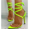 كانت النساء مشاهيرات ساطعًا مفتوحًا في إصبع القدم PVC Platwork Stiletto Gladiator Rose Pink Neon Yellow Straps Cross High Heel Sandals 7f42