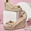 Wedges Sandalen Damesplatform Cross Heels Strappy enkelgras Weave Boheemse schoenen Zomer Wedge High Sandale Femmesandals 831 662 D CE72