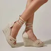 Wedges Sandalen Damesplatform Cross Heels Strappy enkelgras Weave Boheemse schoenen Zomer Wedge High Sandale Femmesandals 831 662 D CE72