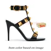 Yeni moda seksi blok topuk sandalet ünlü tasarımcı kadınlar yüksek topuklu perçin işaretli kutu slayt lahit lüks deri platform takozlar pompalar terlik pembe kırmızı sandale
