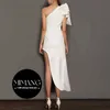 白い傾斜した肩の気質ファッショナブルバンケットイブニングドレスパーティー女性卒業ドレスのためのドレス