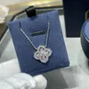 Säljer 925 Sterling Silver Pink Diamond Clover Necklace Earring Set för Womens Fashion Wedding Banket Brand Jewelry 240511