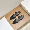 Sandals Fashion Brands Totem Shoes S for Women Classic Solid Color Design Design Sandal عالية الجودة الاتجاه الجلدي