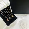 Ketting mode klassieke klaver ketting charme 18k rosé goud verzilverde agaat hanger voor vrouwen meisje valentijnsbetrokkenheid designer sieraden cadeau 686926