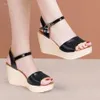 Sandalen Small S 32-43 8 cm maat comfortabele hoge hakken echte lederen schoenen 2024 Zomer damesplatform Wedges Kantoor Beach Mom Sandaal Heel Shoe Women 'Wedge D 64af