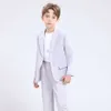 子供の夏のハンサム写真スーツ男の子ジャケットパンツネックレス3PCSセレモニータキシードドレスキッズバースデーパフォーマンスコスチューム