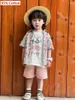 Ensembles de vêtements Boys Fleur Shorts de chemise d'été Two Piece Tenues Set 2024 Vêtements d'enfants coréens Magas de rose d'anniversaire frais 2-9Y