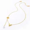 Hänghalsband 2024 Trend rostfritt stål V-formad bokstav Tassel Pearl Necklace Womens Gold Plated New Party Jewets Gifts J240513