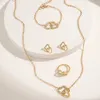 Conjuntos de joyas de boda Coste de 17 km en forma de corazón de oro adecuado para mujeres Pulseras de arete de la cadena de clavículas Minimalista