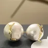 Marque de marque de marques de perle de perle de boules d'oreilles charme des femmes