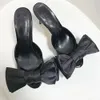 Bayanlar 2024 Kadınlar Gerçek Deri 8cm Stiletto Yüksek Topuklu Sandalet Sandalları İpek Saten Terlik Parçası Slip Slip-On Elbise Ayakkabı 3D Bow Tie Siyah 7167