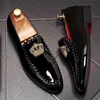 Zapatos de vestir para hombre 3921 2024 Capacal de cuero genuino Oxfords Flats Shoes Mens Moccasins Italian para hombres Shops Wedding Dress 38-45
