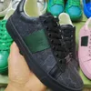 Новые женские мужские обувь пчела Ace Sneakers Низкие повседневные спортивные тренеры для обуви Дизайнеры Tiger вышитые черные белые зеленые полосы бегают женщину замечательные 5.17 01
