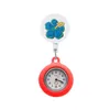 Andra fluorescerande Pentapetal Flower Clip Pocket Watches Medical Hang Clock Dractable Arabic siffer Dial Surts Watch Brosch Qua Otb4f