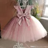Billige rosa Böhmenblumenmädchen Kleider für Hochzeit Strand Rüschen Kinder formelle Tragen Langmädchen -Festzugskleider 2786