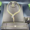 Bröllopsmycken sätter 4 bitar av vintage och elegant strass kristallbröllop smycken set europeiska halsband örhängen armband ringar klädtillbehör