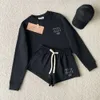 女性のスーツブレザーMMファミリー24SS新しいレター印刷装飾長袖セーター+ショートパンツカジュアルセットファッション汎用性