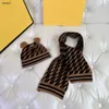 Top Crochet Chapeaux pour garçon et fille Animal Decoration Oreille Caps Caps Hiver Baby Trinted Suit Letter