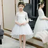 Girl's Princess Tail Children's White Gauze Host Performance Robe Performance Mariage Fleur Petite fille L2405