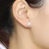 Boucles d'oreilles en acier inoxydable étalon 8 mm Boucles d'oreilles à vis de perle blanche adaptées aux femmes Mini 20g Sleeurs perforés et trags à la mode J240513