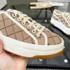 Designer Women Shoes casuais Itália Low Cut 1977 High Letter de alta qualidade Sneaker Beige Ebony Canvas Tênis Sapato