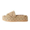 2024 sandálias saltos femininos designer famosos sadles de verão chinelos casuais casuais nude nude vintage bege gingham plataforma sandal mulher slides de espuma de luxo