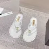 2024 Luxury Designer Women's Slipper Sandals Shoe Slide Summer fashion Wide flat flip-flops, new style 2 C classic printed letter sandals size 35-42